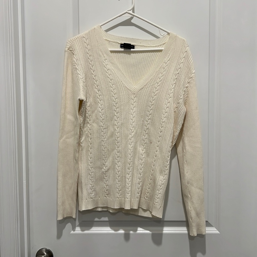 New York and Company V Neck Cream Sweater Women’s Size XL